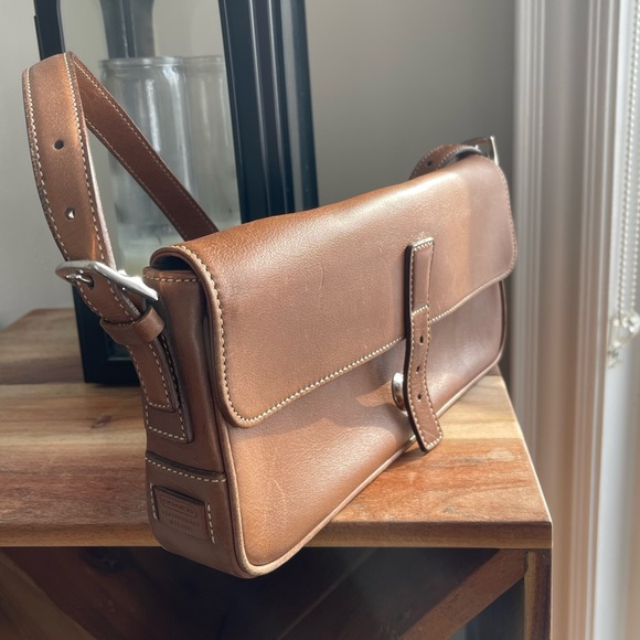Vintage Coach Saddle Brown Hampton Leather Shoulder Bag - Adjustable Strap - Picture 14 of 16
